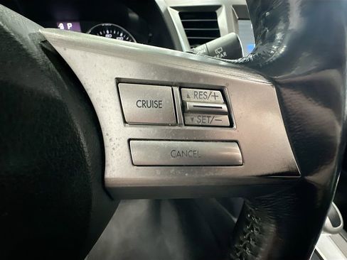 Used 2011 Subaru Outback 3.6R Limited image 34