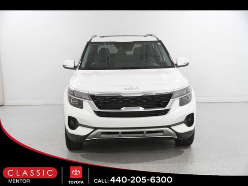Used 2023 Kia Seltos EX AWD/4WD image 2