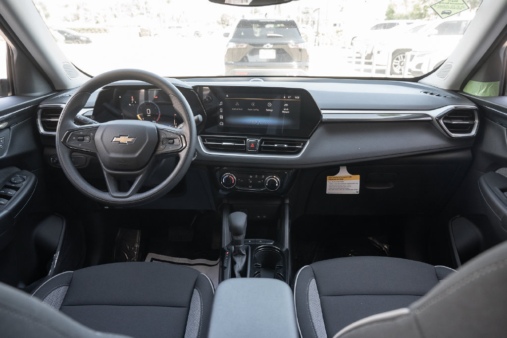 New 2026 Chevrolet TrailBlazer LT w/ Driver Confidence Package FWD image 17