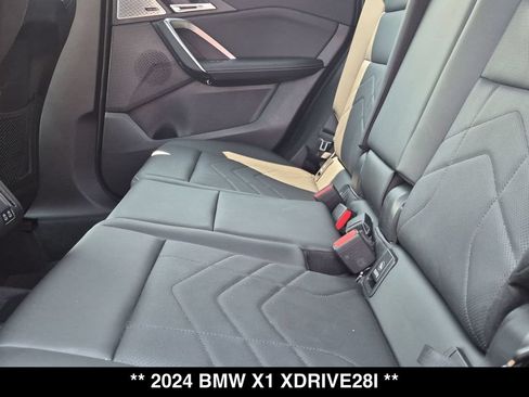 Used 2024 BMW X1 xDrive28i w/ Convenience Package AWD/4WD image 3