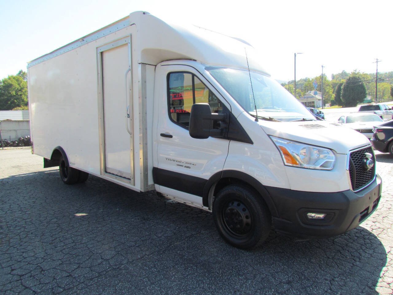 Used 2022 Ford Transit 350 DRW AWD w/ Exterior Upgrade Package image 7