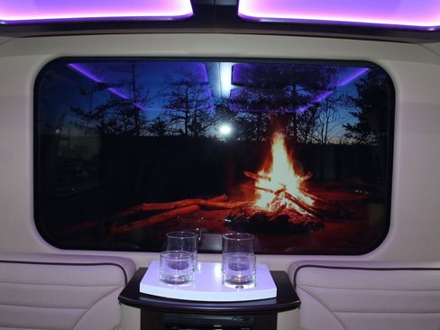 Used 2019 Mercedes-Benz Metris Passenger image 24