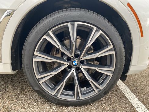 Used 2021 BMW X7 xDrive40i w/ Executive Package image 9