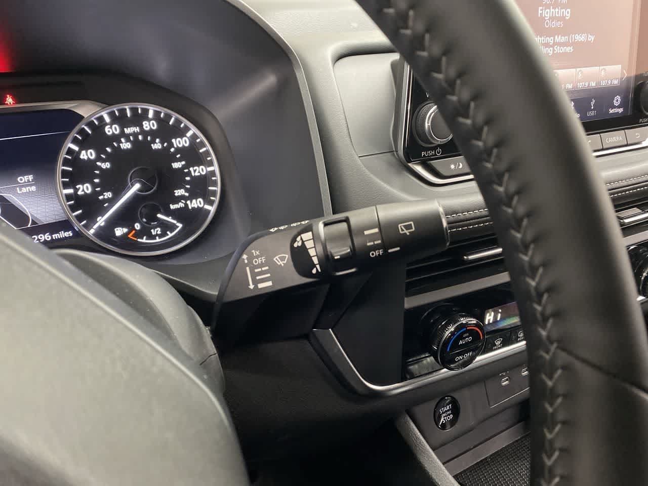 Used 2025 Nissan Rogue SV AWD/4WD image 22