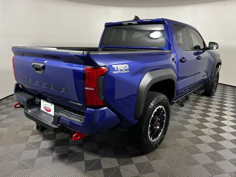 Used 2025 Toyota Tacoma TRD Off-Road AWD/4WD image 5