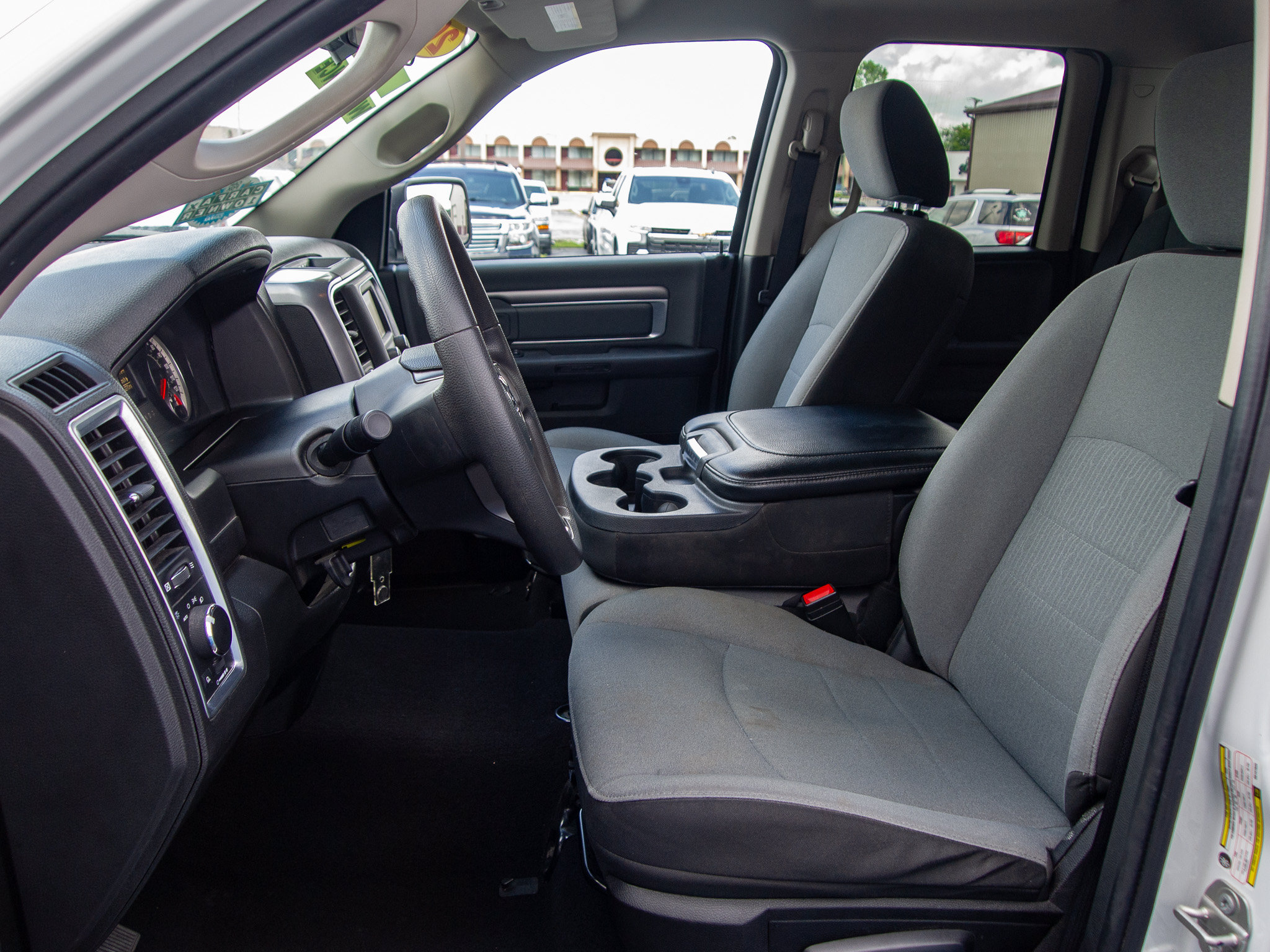 Used 2024 RAM 1500 Classic SLT AWD/4WD image 13