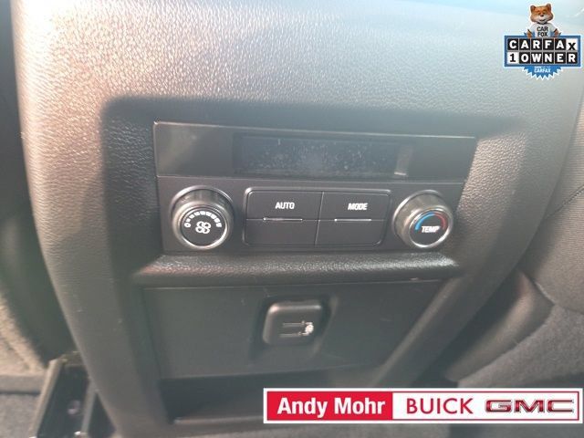 Used 2023 Chevrolet Traverse LT FWD image 46