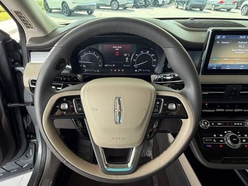 Used 2022 Lincoln Corsair FWD image 16