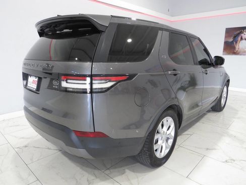 Used 2018 Land Rover Discovery SE AWD/4WD image 4