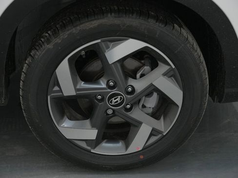 New 2025 Hyundai Venue SEL image 21