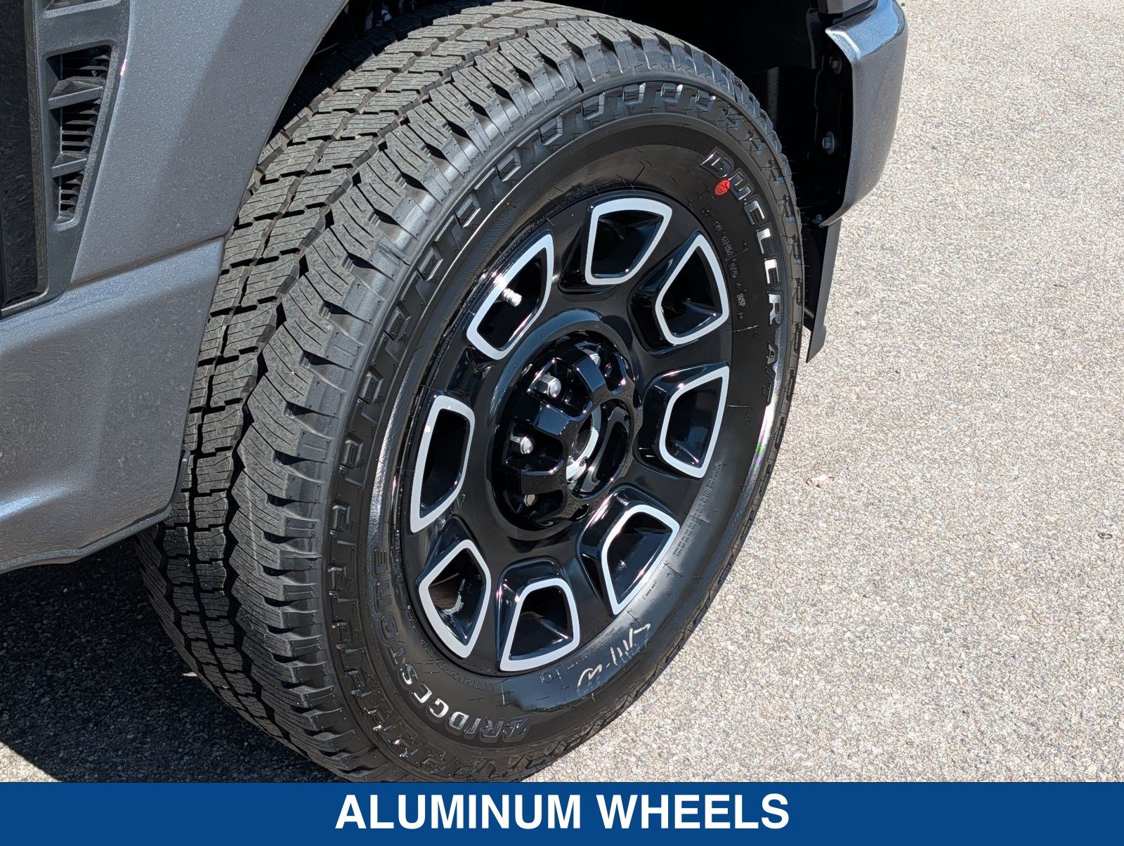 New 2026 Ford F250 Platinum w/ FX4 Off-Road Package AWD/4WD image 14