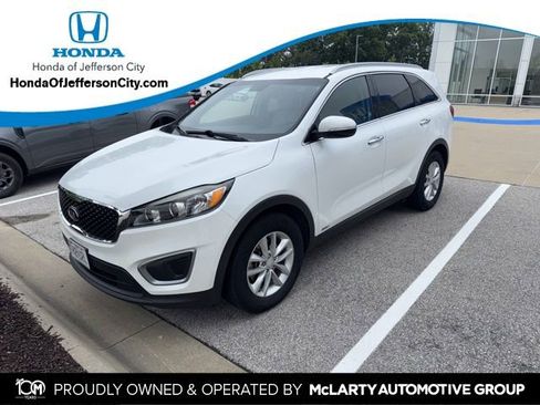 Used 2017 Kia Sorento AWD image 1