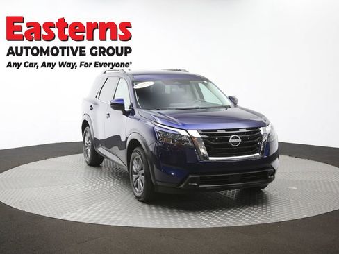Used 2025 Nissan Pathfinder SV FWD image 50