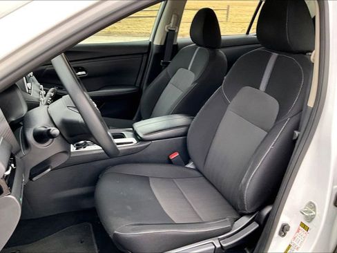 Used 2025 Nissan Sentra SV image 23
