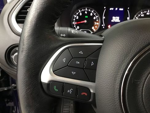 Used 2018 Jeep Renegade Latitude w/ Cold Weather Group AWD/4WD image 11