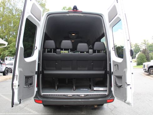 Used 2016 Mercedes-Benz Sprinter 2500 image 29