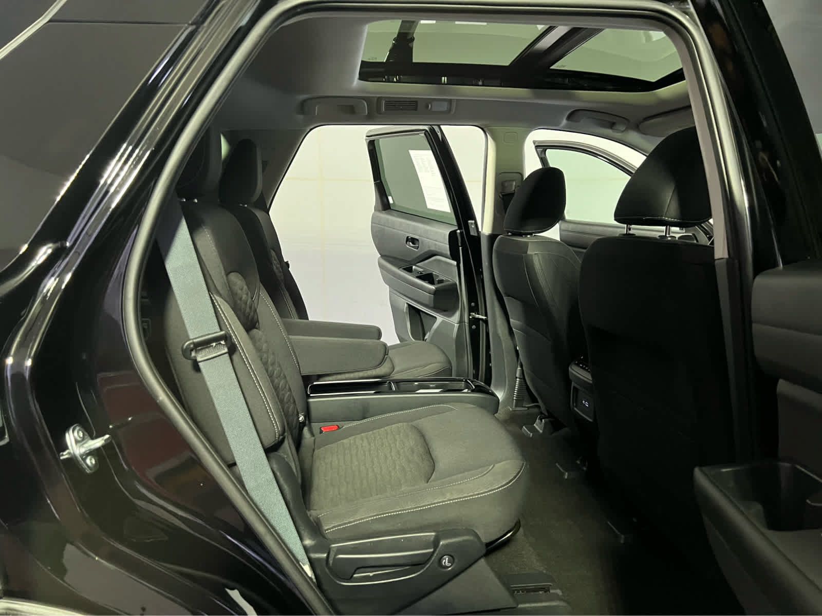 Certified 2023 Nissan Pathfinder SV w/ SV Premium Package AWD/4WD image 30