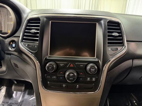 Used 2015 Jeep Grand Cherokee Laredo w/ Quick Order Package 23E AWD/4WD image 13