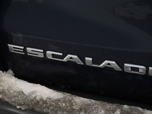 Used 2017 Cadillac Escalade ESV Platinum image 16