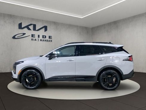 Used 2026 Kia Sportage X-Line w/ X-Line Technology Package image 2