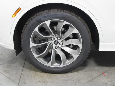 New 2026 Lincoln Aviator 2WD w/ Jet Appearance Package image 18