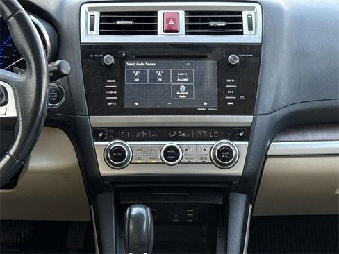 Used 2017 Subaru Outback 2.5i Limited image 17