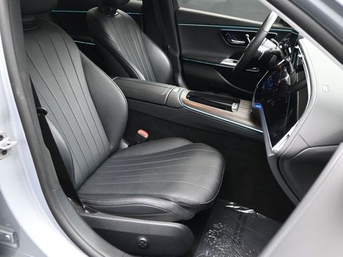Used 2024 Mercedes-Benz E 350 4MATIC Sedan image 11