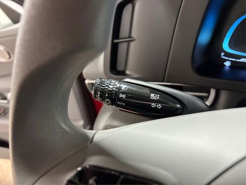 Certified 2025 Hyundai Elantra SE image 24