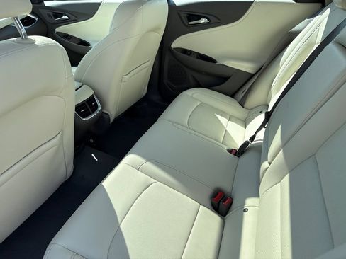 Used 2024 Chevrolet Malibu LT FWD image 17