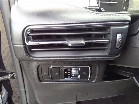 Certified 2021 Lincoln Corsair Standard w/ Equipment Group 101A image 14