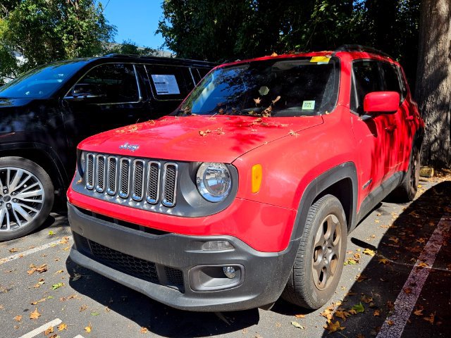 Used 2018 Jeep Renegade Latitude FWD image 3