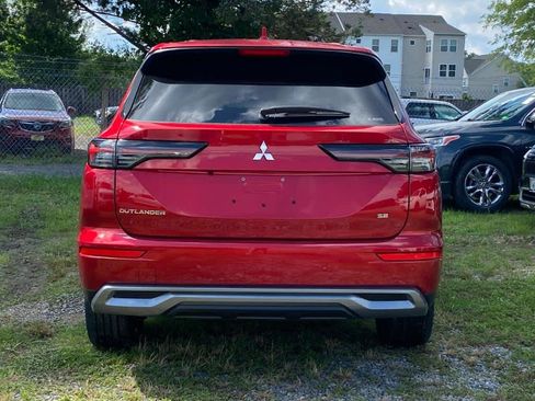 New 2025 Mitsubishi Outlander SE image 4