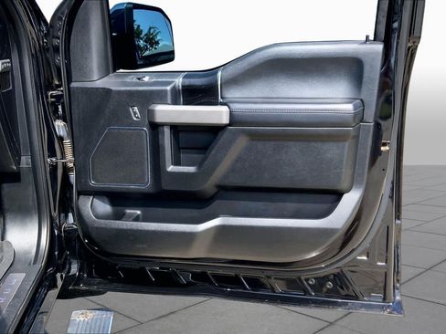 Used 2018 Ford F150 Platinum w/ Equipment Group 701A Luxury AWD/4WD image 21