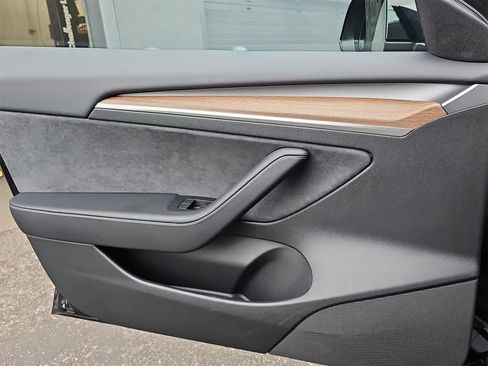 Used 2023 Tesla Model 3 Standard Range image 27