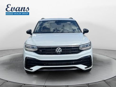 Used 2024 Volkswagen Tiguan SE R-Line AWD/4WD image 10
