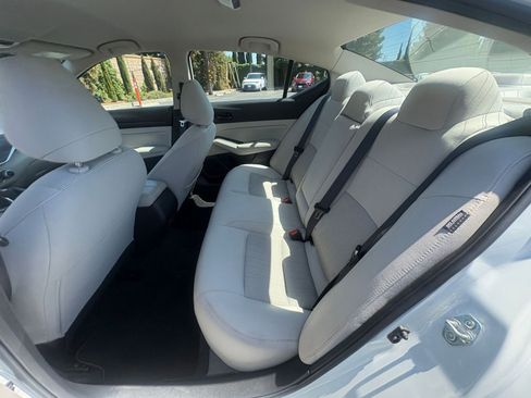 Used 2025 Nissan Altima 2.5 SV FWD image 25