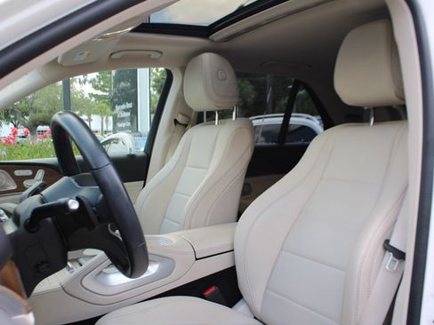 Certified 2020 Mercedes-Benz GLE 350 w/ Premium Package image 3