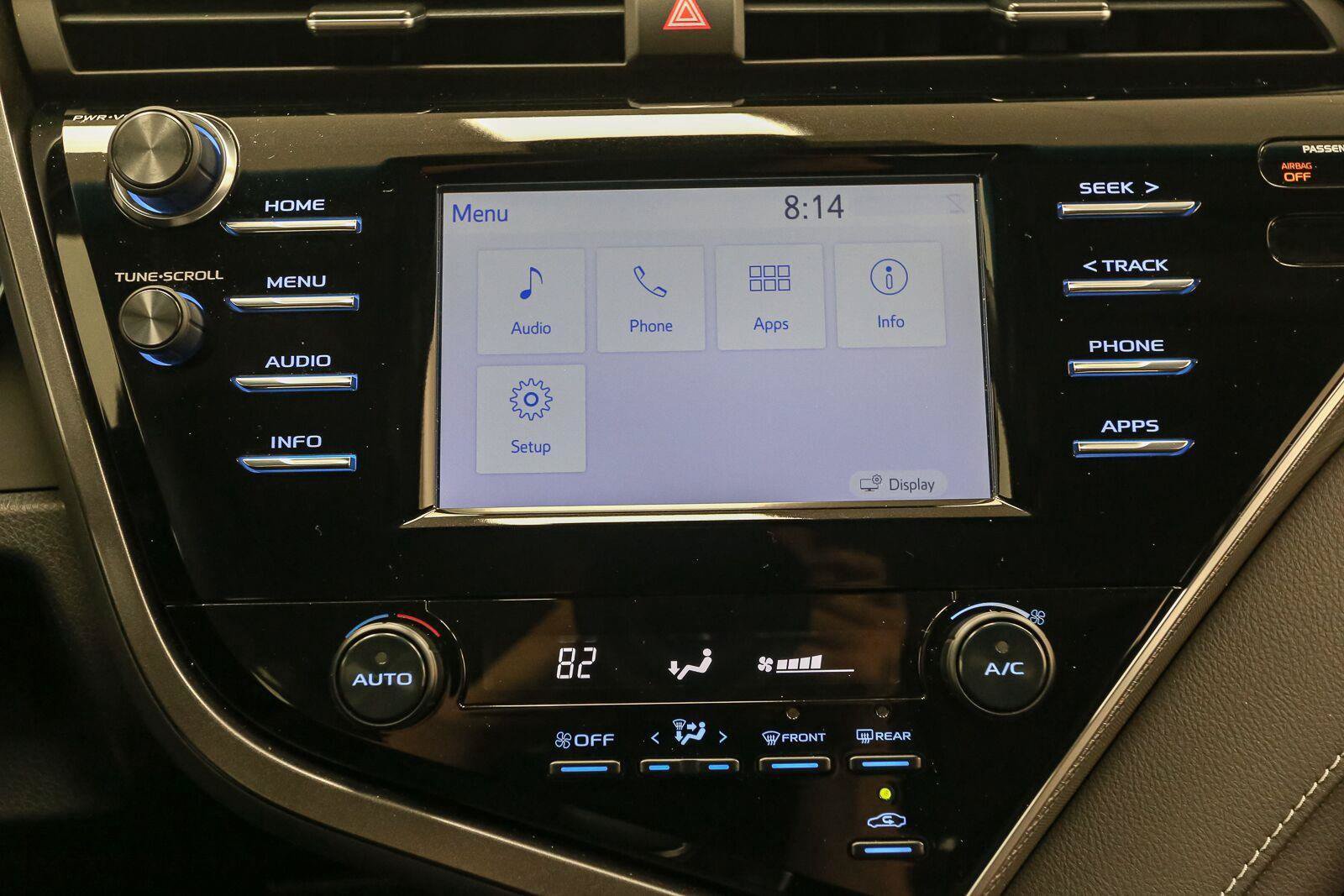Used 2018 Toyota Camry SE FWD image 23