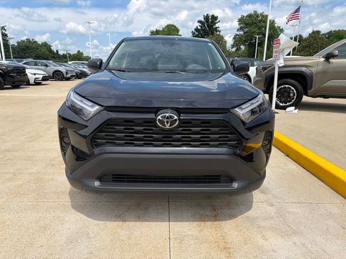 Used 2025 Toyota RAV4 LE FWD image 3