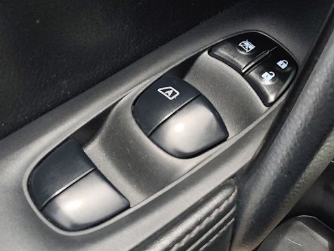 Used 2020 Nissan Rogue Sport S AWD/4WD image 27