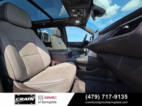 Used 2023 GMC Yukon XL SLT w/ SLT Luxury Package AWD/4WD image 31