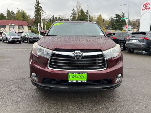 Used 2014 Toyota Highlander Limited Platinum image 2