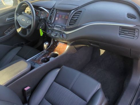 Used 2014 Chevrolet Impala LT w/ Convenience Package image 29