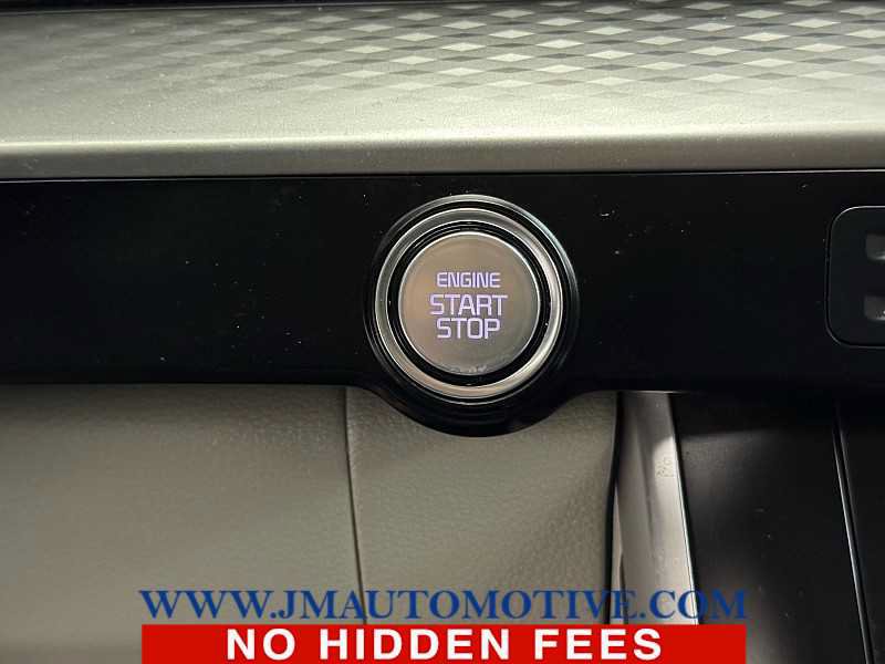 Used 2024 Kia Carnival LX FWD image 43