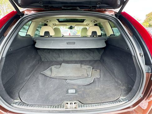 Used 2016 Volvo XC60 T6 w/ Proximity Package image 28