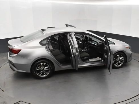 Used 2023 Kia Forte LXS FWD image 6
