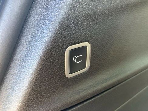 New 2026 Chrysler Pacifica Select AWD/4WD image 36