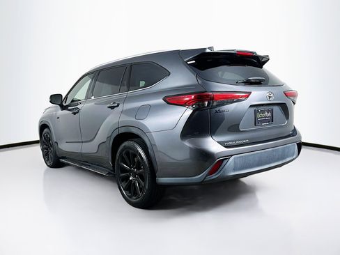 Used 2022 Toyota Highlander XLE image 5