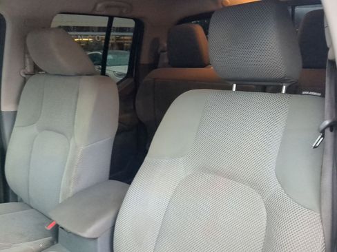 Used 2016 Nissan Frontier SV image 10