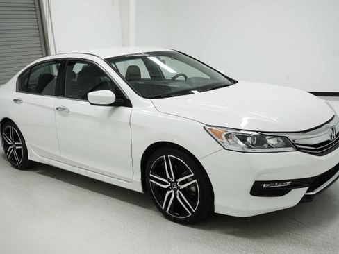 Used 2017 Honda Accord Sport Special Edition image 3